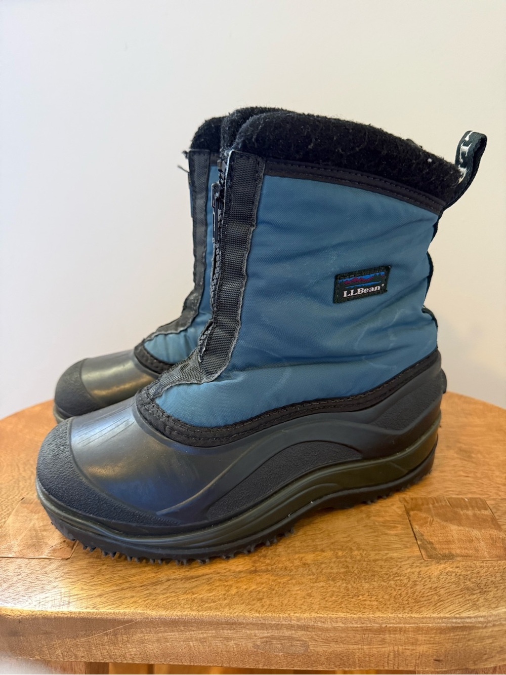 L.L. Bean Kids Navy and Black Insulated Snow Boots